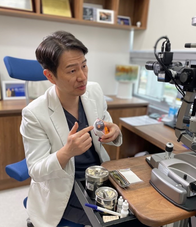 포도막염, 포도막염 증상, 포도막염 원인, 포도막염 검사, 치료